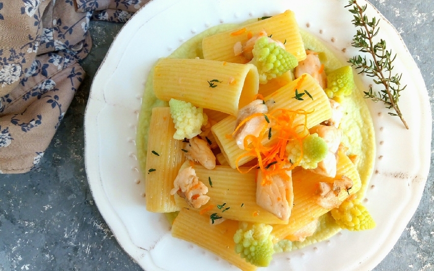 Rigatoni con trota salmonata e broccolo romanesco