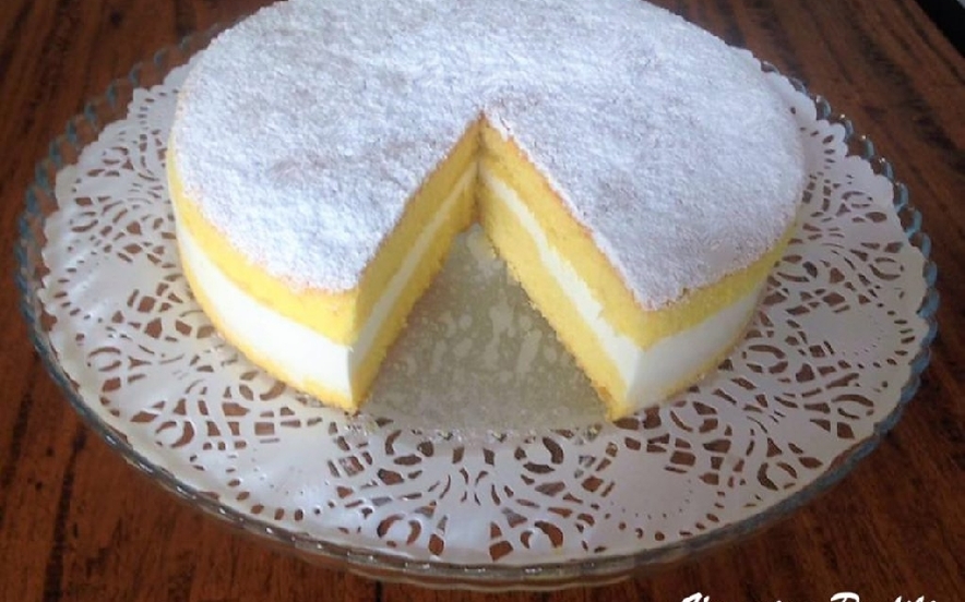 Torta Paradiso con crema di latte e miele