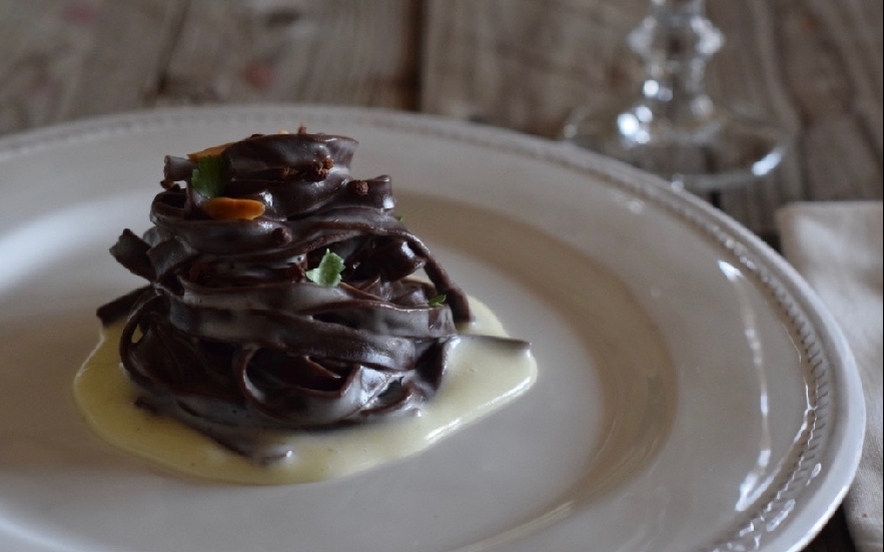 Tagliatelle al cacao con crema di patate