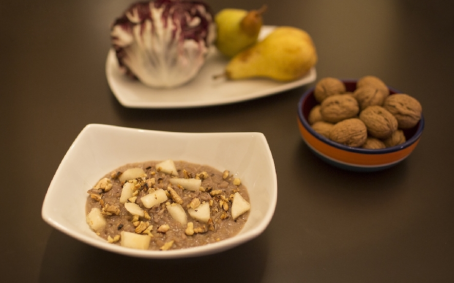 Risotto  integrale al radicchio con pere e noci