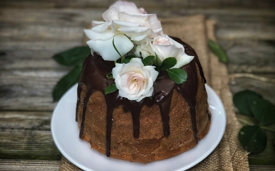 Bundt Cake glassato al cioccolato fondente