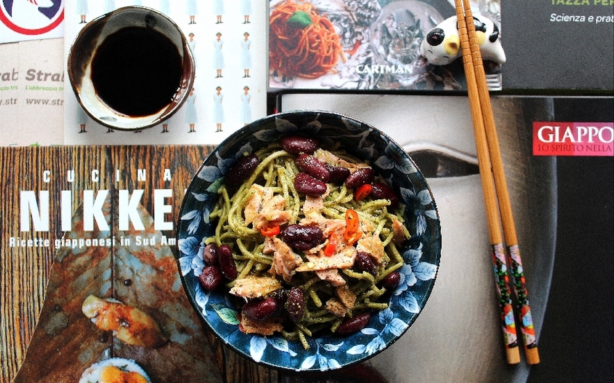 Tagliolini al tè Matcha e salmone Nikkei