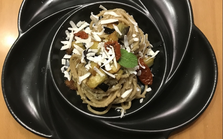 Spaghetti alla crema di melanzane e menta