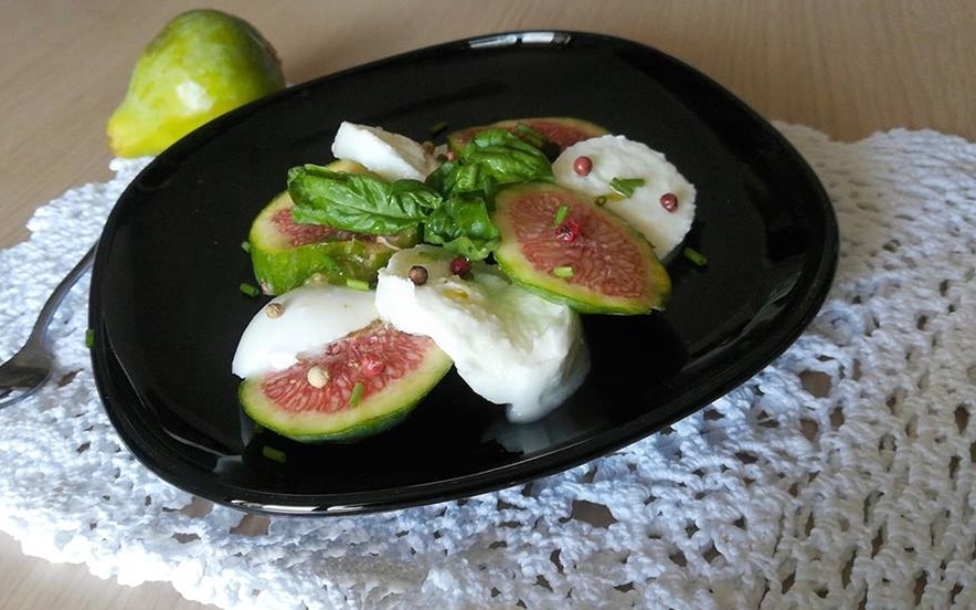 Caprese di bufala  e fichi