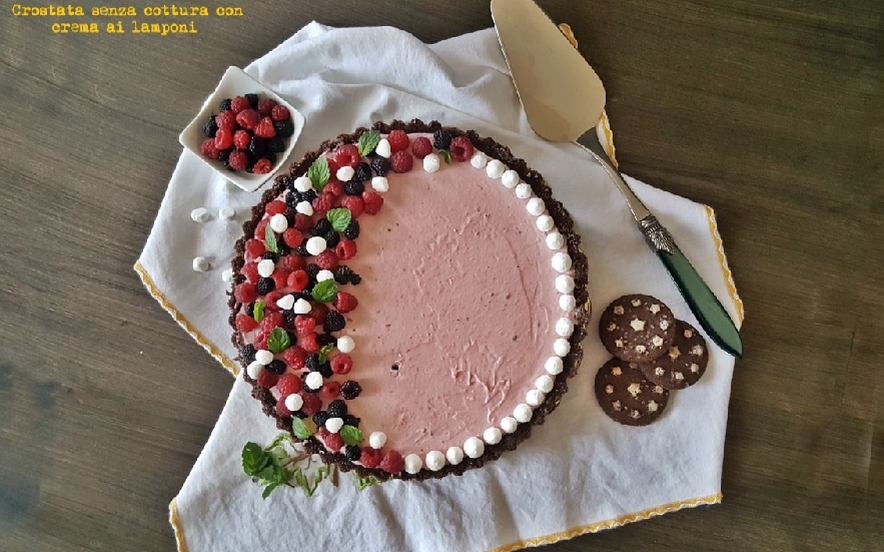 Crostata senza cottura con crema ai lamponi