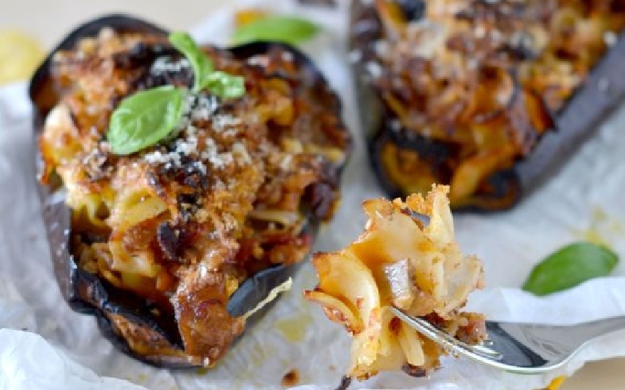 Melanzane ripiene con pasta,funghetti e olive