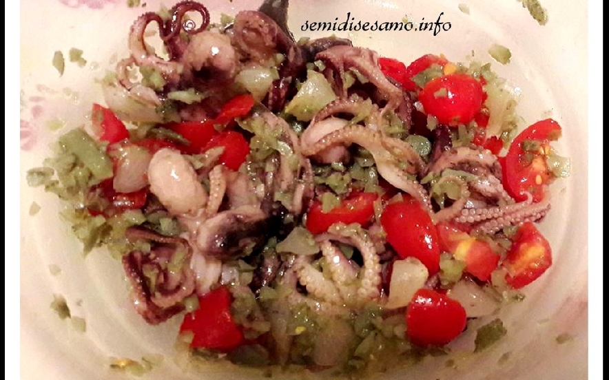 Insalata di moscardini con cruditè