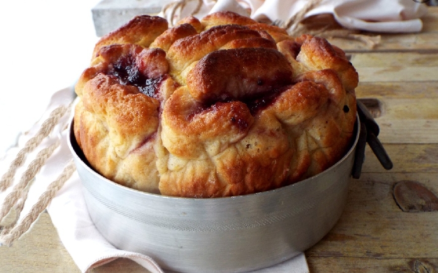 Torta di rose con marmellata