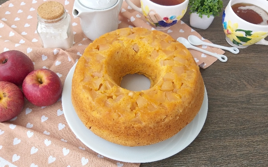 Ciambella di carote, arancia e mele