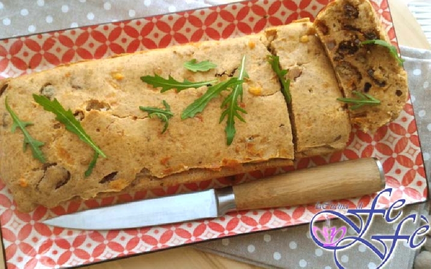 Plumcake di farro alle olive e pomodorini secchi