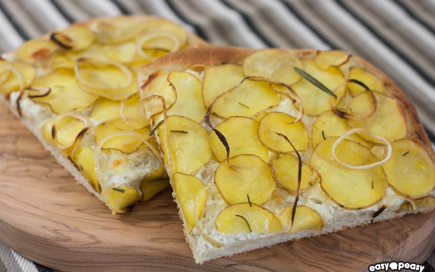 Focaccia patate e formaggio