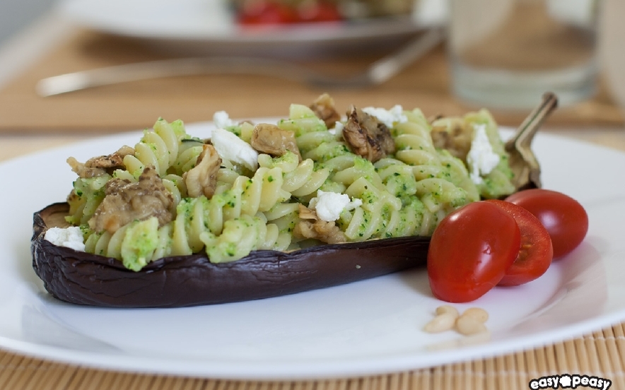 Pasta con pesto di zucchine e melanzane