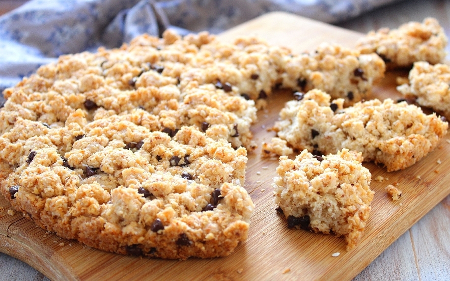 Sbrisolona vegan al cocco e cioccolato