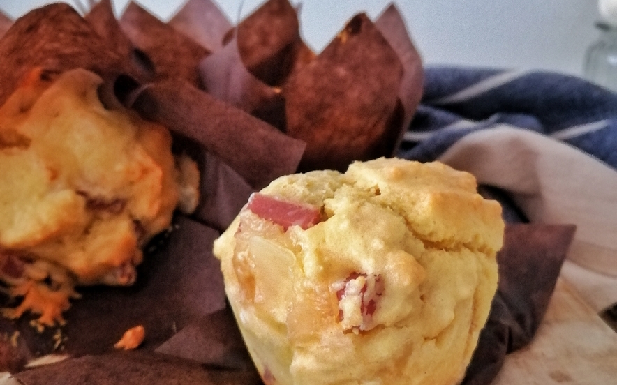 Muffin salati mortadella e scamorza affumicata