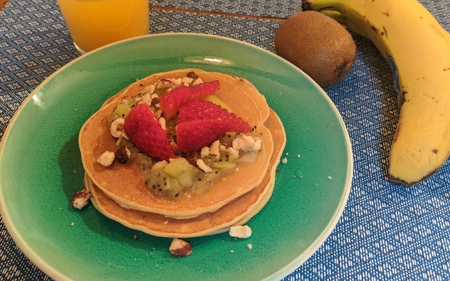 Pancake alla banana senza lievito e coulis di kiwi