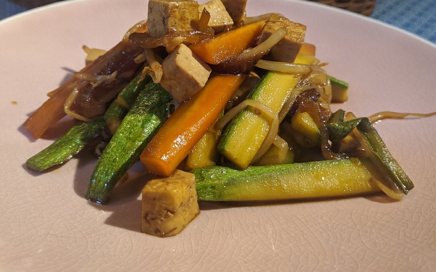 Tofu alle verdure croccanti e soia