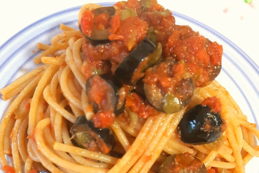 Spaghetti integrali alla puttanesca - Manjoo
