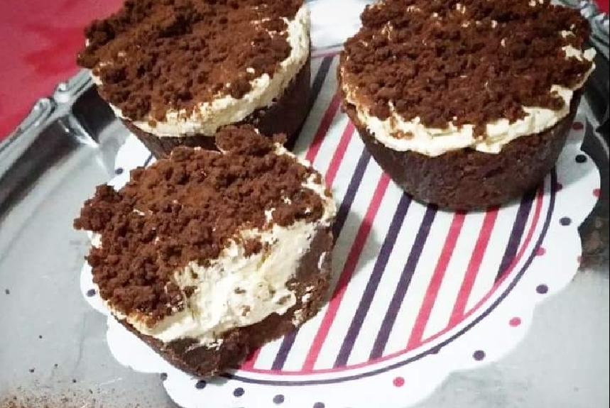 torta con mascarpone e panna liquida La cheesecake al mascarpone e panna con ganache al cioccolato