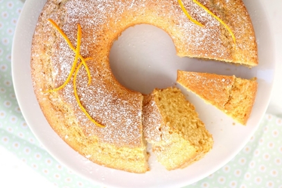 Ciambella al vino bianco e arancia, senza latte