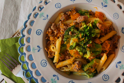 Pennette con broccoli, zucca e salsiccia