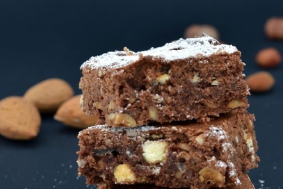 Brownies con mandorle e nocciole