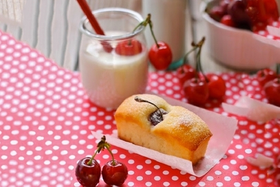 Plumcake alla ciliegia e yogurt