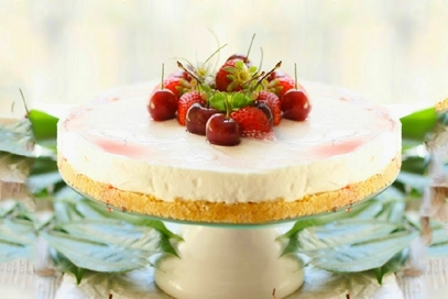 Torta allo yogurt e frutti rossi