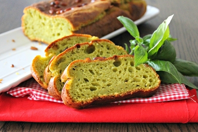 Plumcake salato al pesto di basilico e pinoli