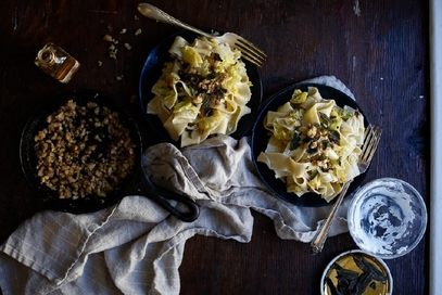 Pappardelle con cavolo e formaggio al tartufo