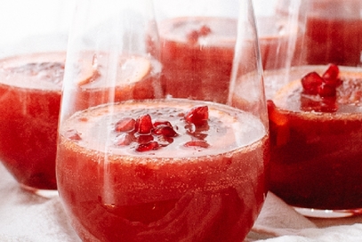 Sangria di arancia e melagrana