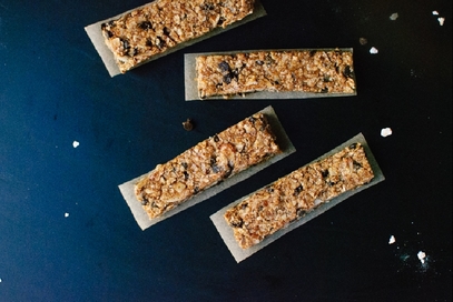 Croccantini di granola al miele e cioccolato