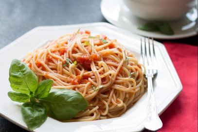 Spaghetti con pomodoro fresco e basilico