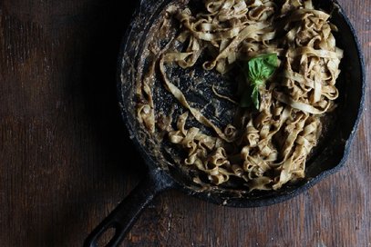 Tagliatelle con salsa di melanzane