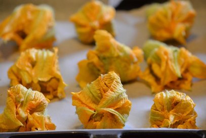 Fiori di zucca e verdure ripiene alla ligure