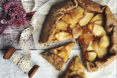 Galette rustica alle mele vegana e senza glutine