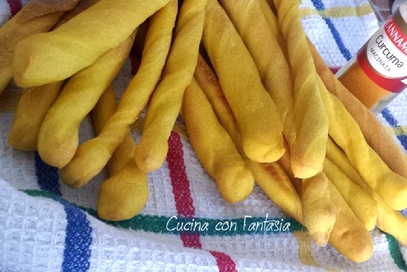 Grissini alla curcuma