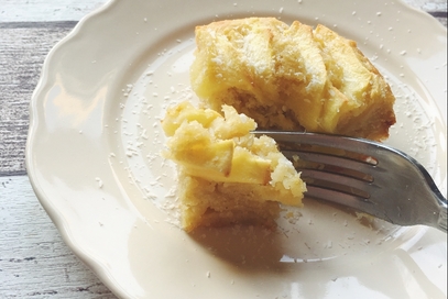 Torta di mele con cocco e yogurt senza lattosio