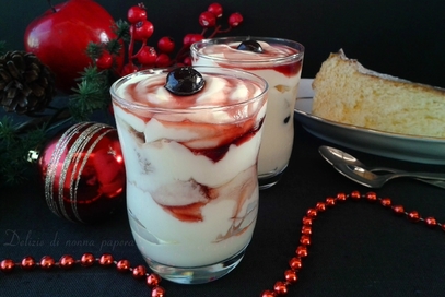 Tiramisù con pandoro e amarene