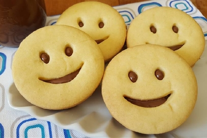 Smile biscuits