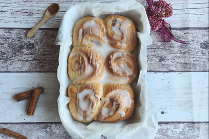 Cinnamon rolls vegani di farro