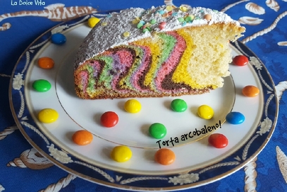 Torta arcobaleno all'arancia