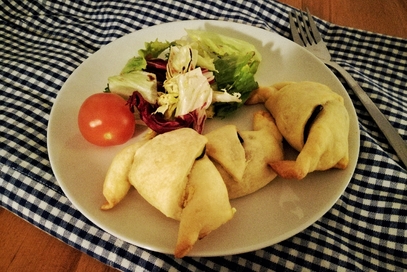 Cornetti salati con zucchine ricotta e curry