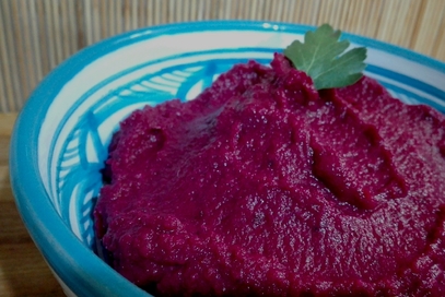 Hummus di barbabietole rosse