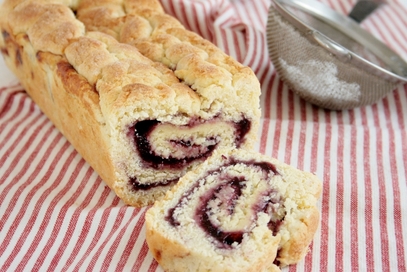 Rotolo di pasta frolla con confettura