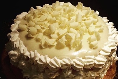 Torta alle mandorle e cioccolato bianco