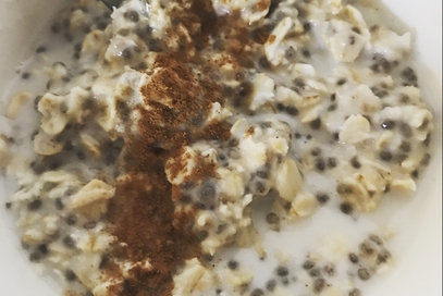 Porridge di fiocchi d'avena con semi di chia