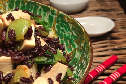 Riso venere con pak choi e tofu