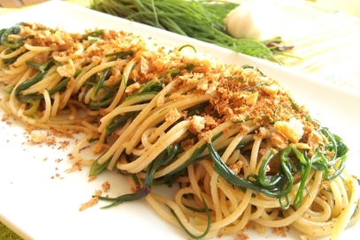 Spaghetti agretti e briciole