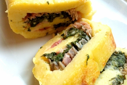 Rotolo di patate, agretti, crescenza e prosciutto