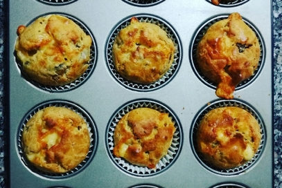 Muffins salati con brie e funghi